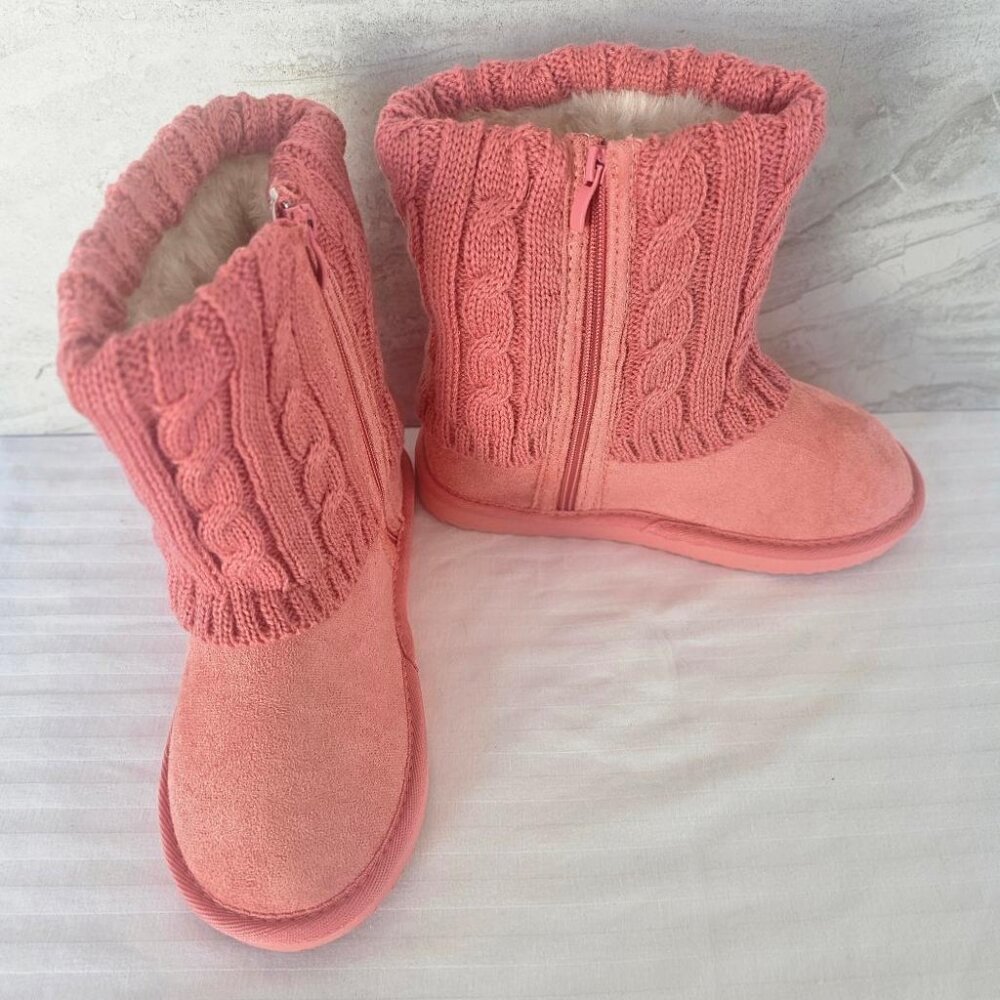 Girls Liv Boots Salmon Color Fleece with Sweater Detail Size XL (2-4)